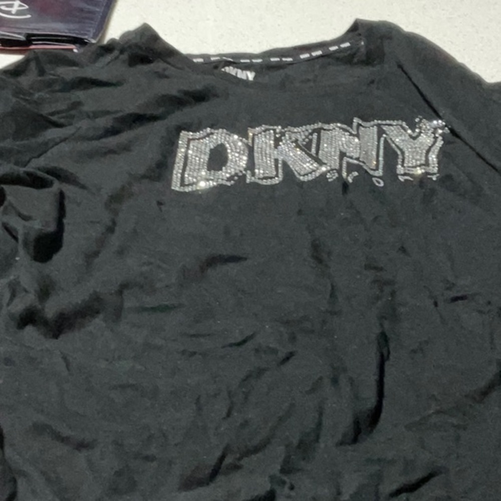 Use DKNY SPORT T SHIRT